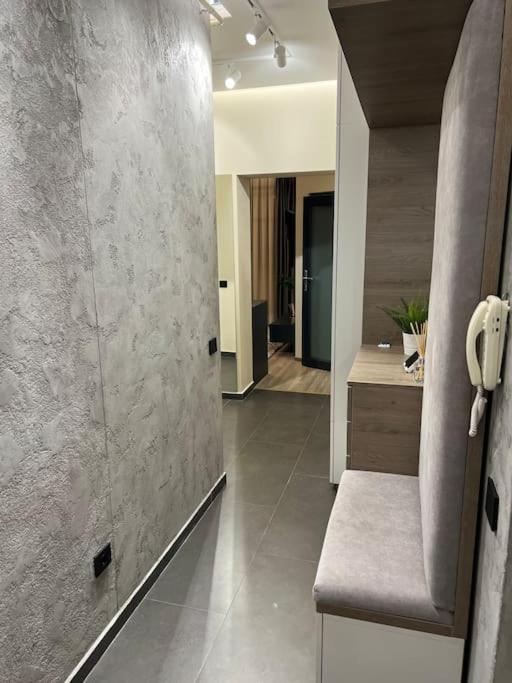 Ath Modern Homes - Luxury Apartment In The City Center Yaş Dış mekan fotoğraf